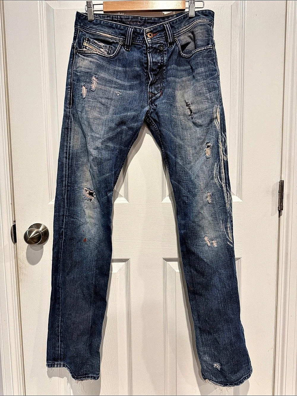 Diesel Distressed Skinny Jeans in Blue Waist 080